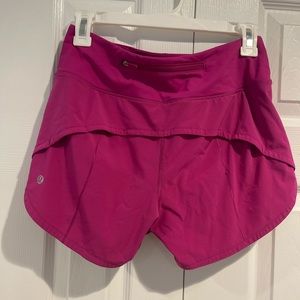 Lululemon perfect condition 4 inch shorts